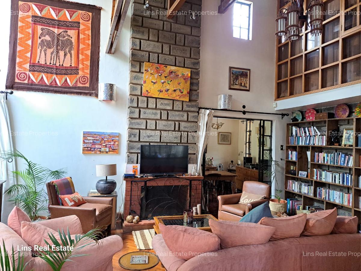 3 Bed House with En Suite in Ridgeways - 8