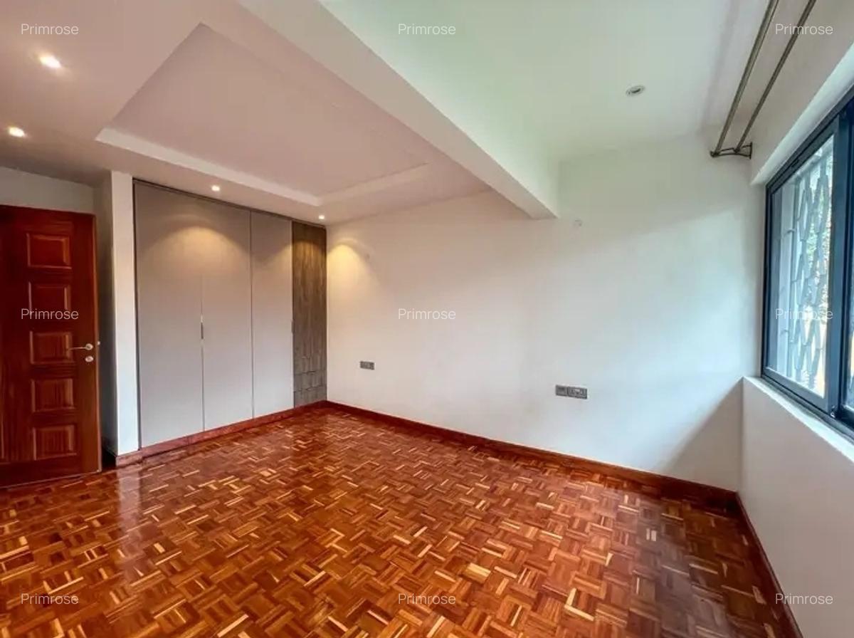 4 Bed Townhouse with En Suite in Westlands Area - 6