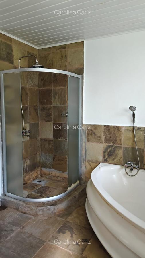 4 Bed Townhouse with En Suite at Spring Valley - 12