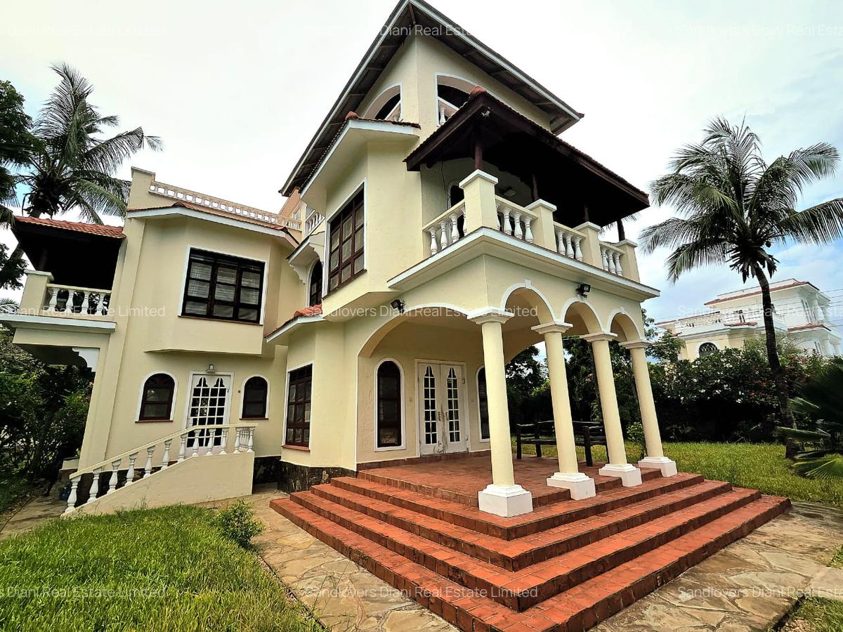 4 Bed Villa with En Suite in Diani - 1