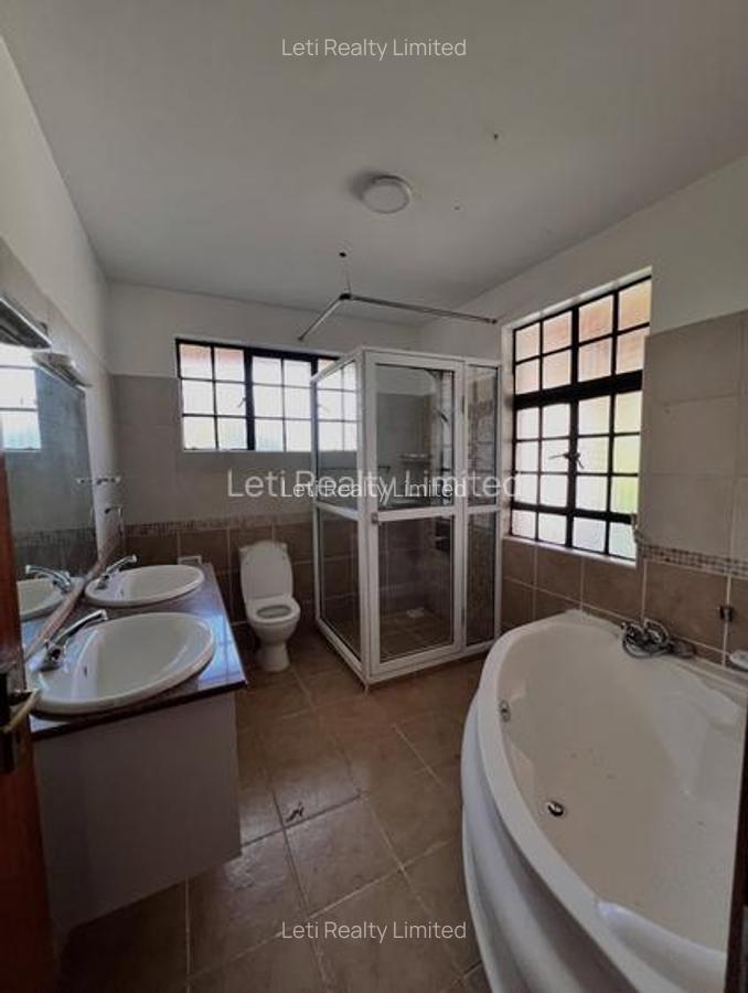 5 Bed Townhouse with En Suite in Kileleshwa - 5