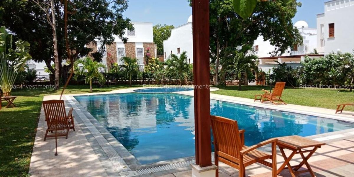 4 Bed Villa with En Suite in Nyali Area - 1