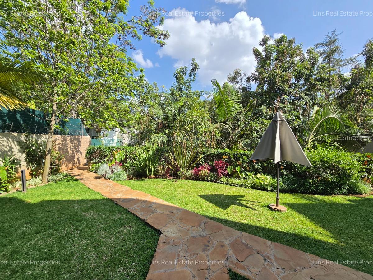 5 Bed Townhouse with En Suite in Lavington - 2