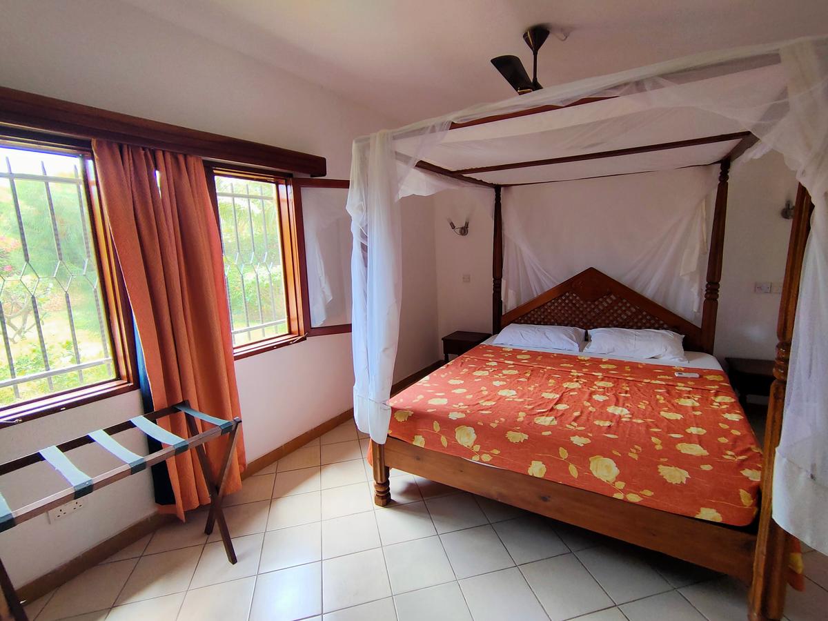 4 Bed House with Swimming Pool in Malindi - 7