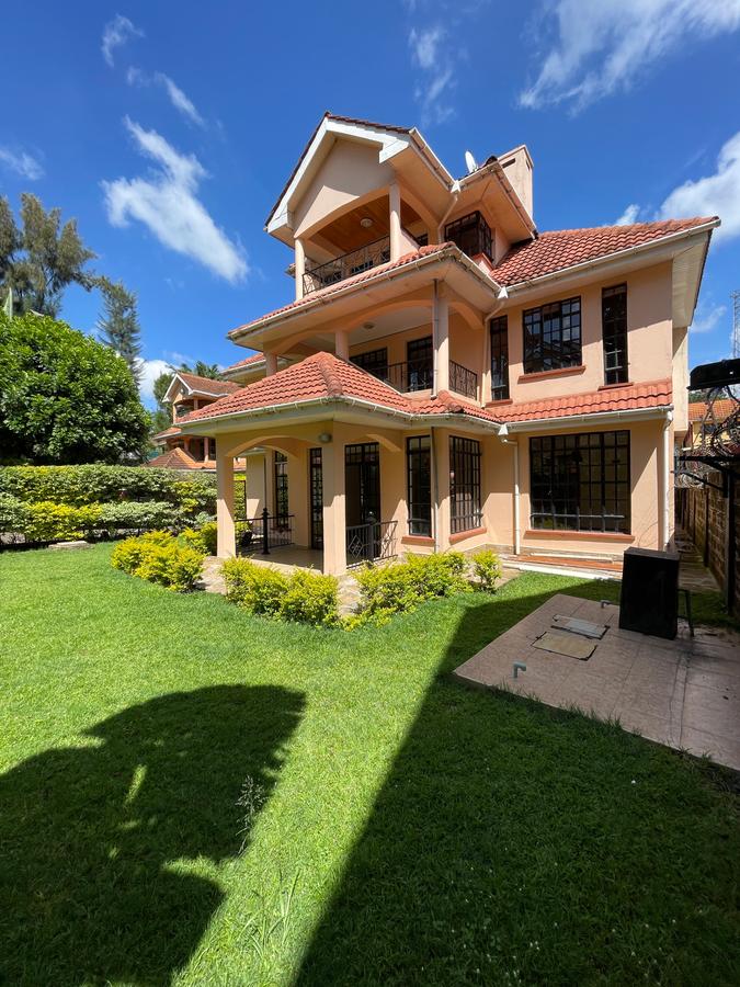 5 Bed Villa with En Suite in Lavington - 1