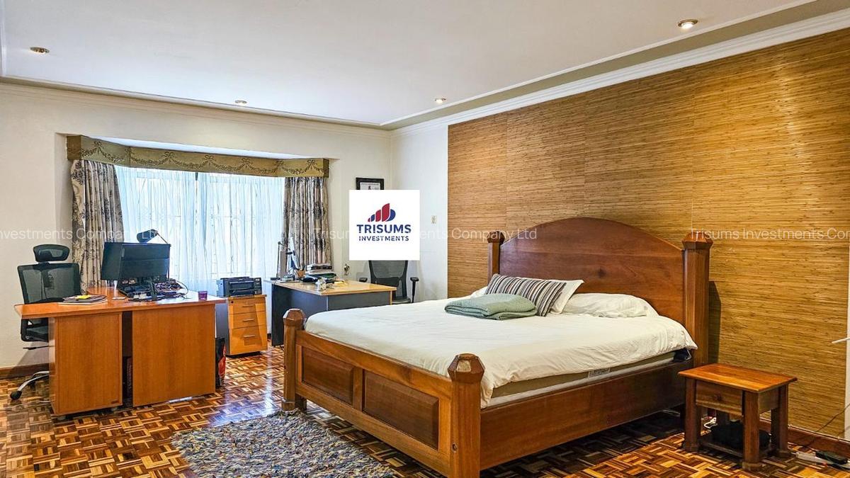4 Bed Villa with En Suite in Brookside - 8
