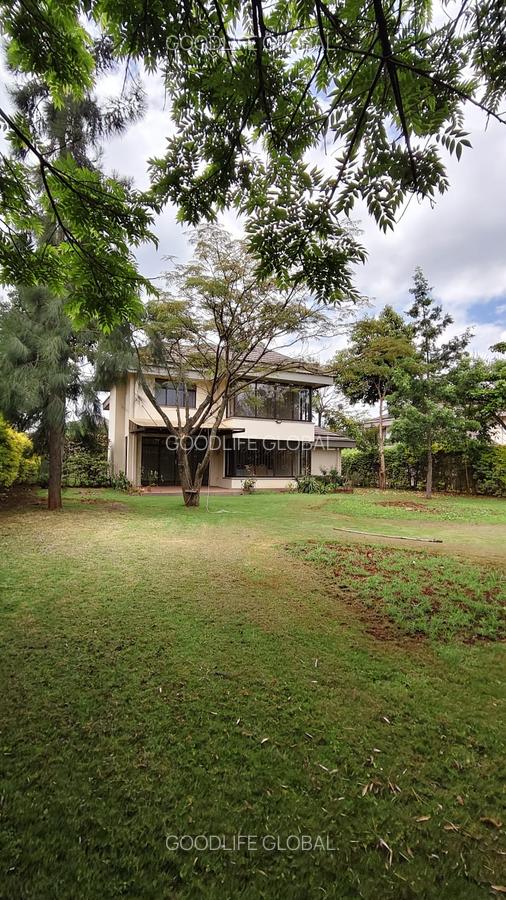 4 Bed House with En Suite at Ridgeways - 2