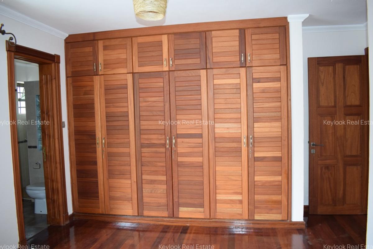 4 Bed Townhouse with En Suite at Peponi Road - 17