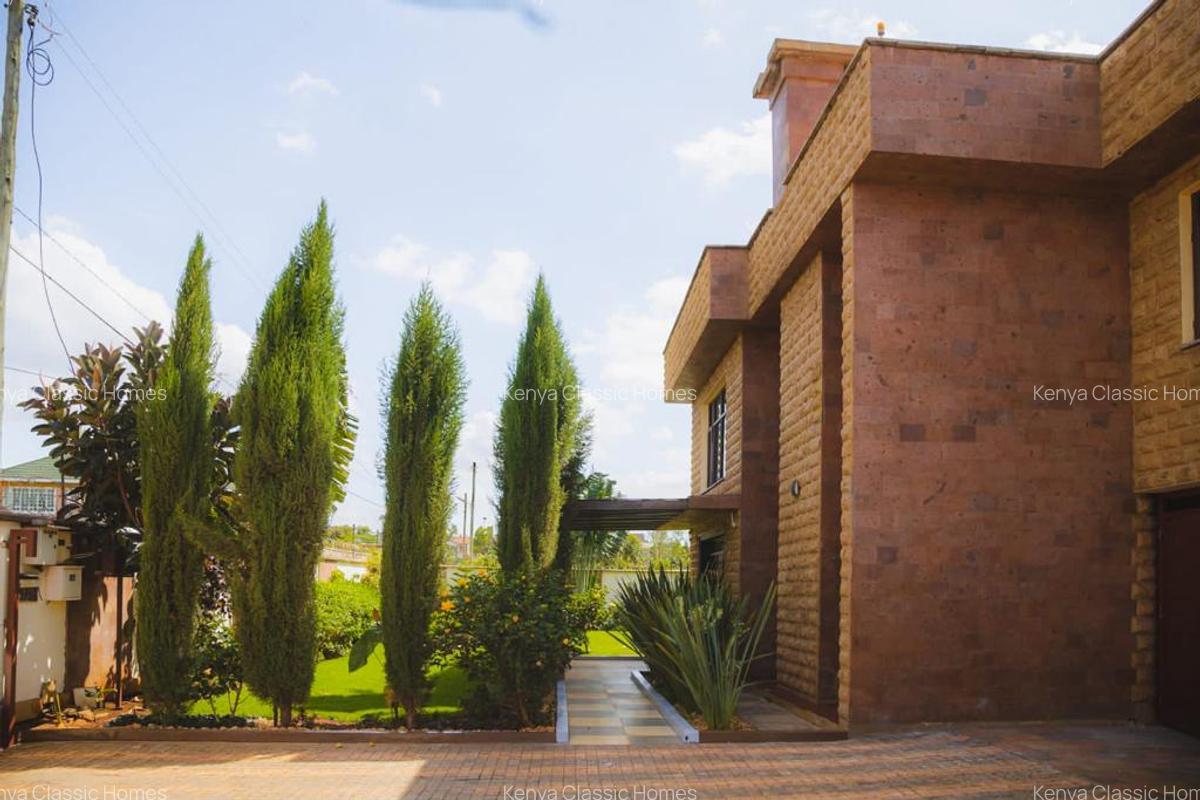 5 Bed Villa with En Suite at Kahawa - 12