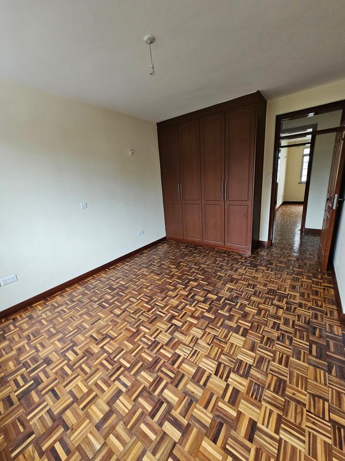 3 Bed Apartment with En Suite at Lavington - 8