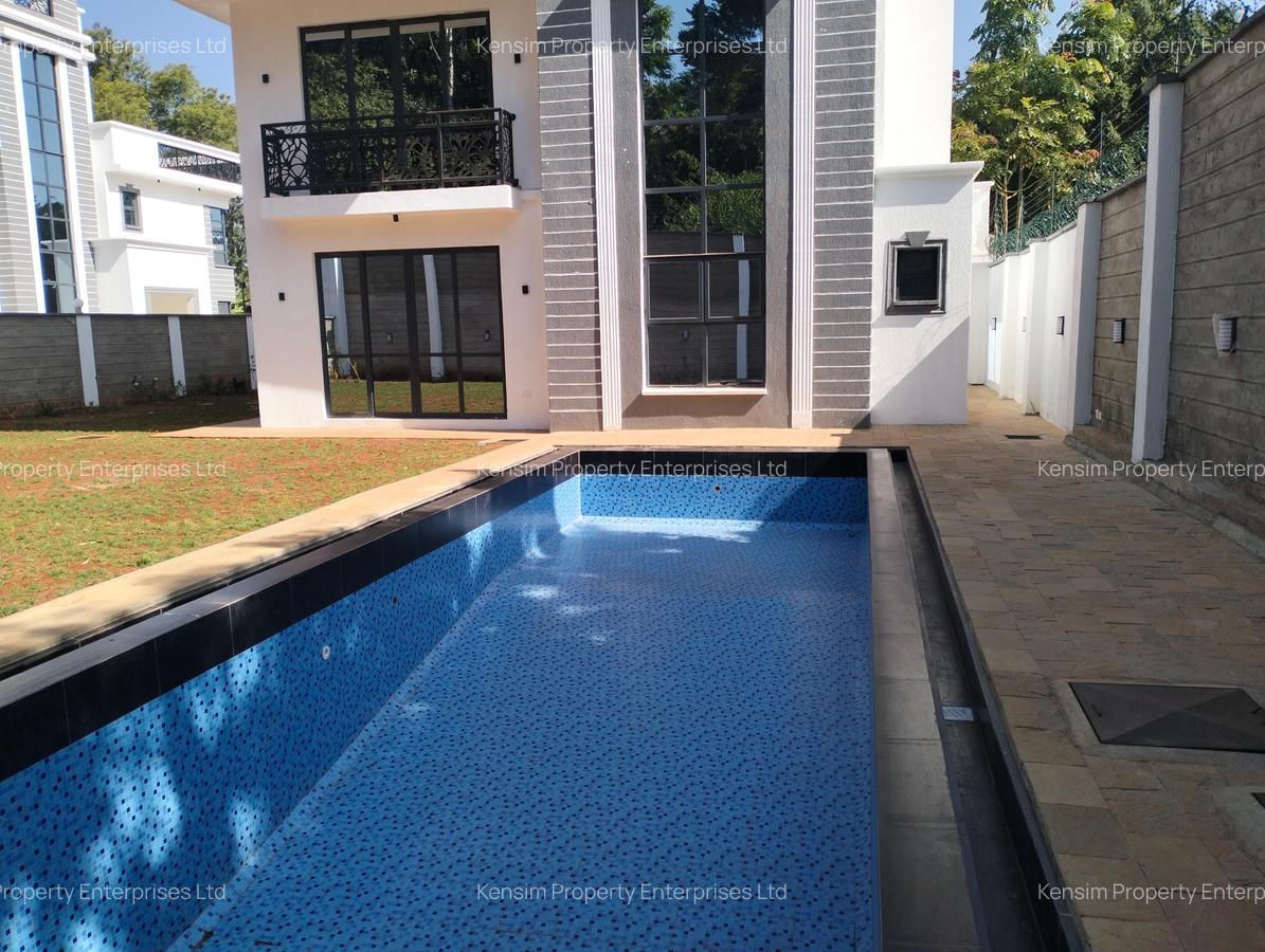 5 Bed Townhouse with En Suite in Lavington - 3