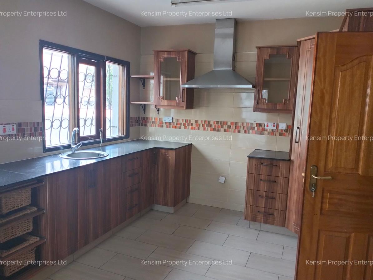4 Bed Townhouse with En Suite in Kilimani - 11