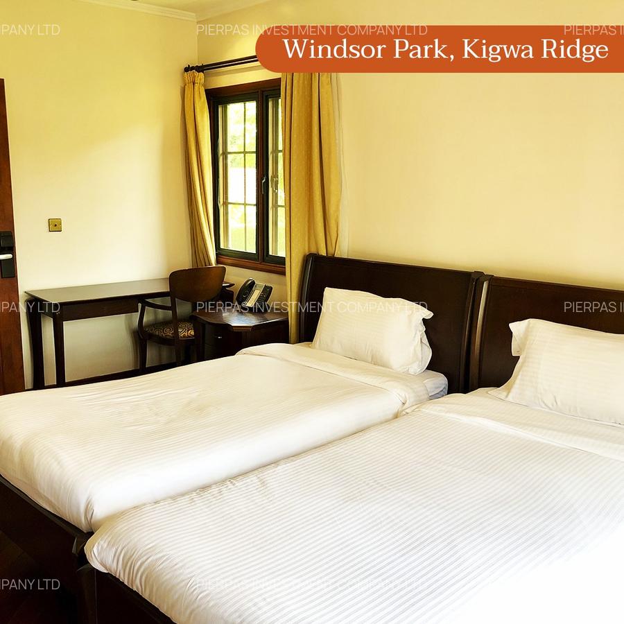 3 Bed House with En Suite in Ridgeways - 18