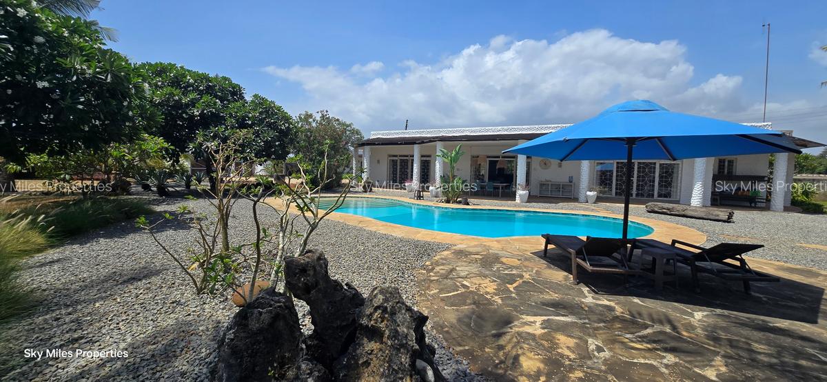 3 Bed Villa with En Suite at Kikambala - 1