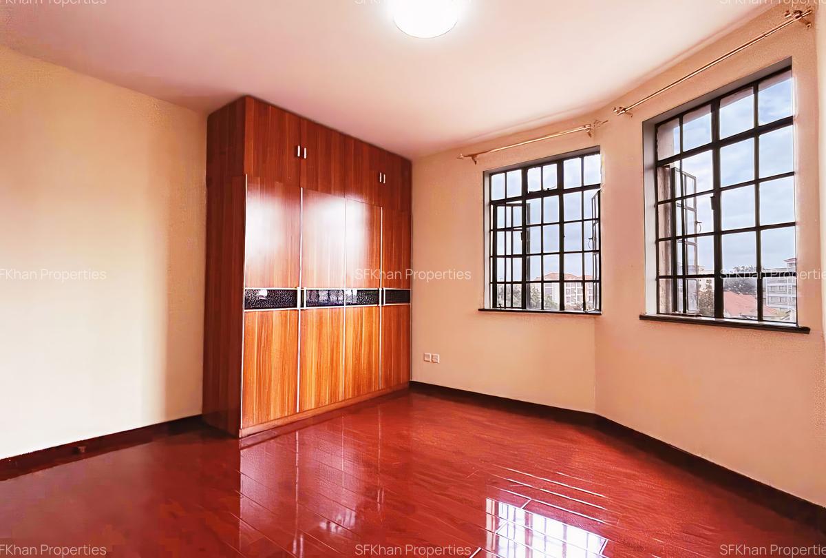 2 Bed Apartment with En Suite at Hendred Avenue - 5