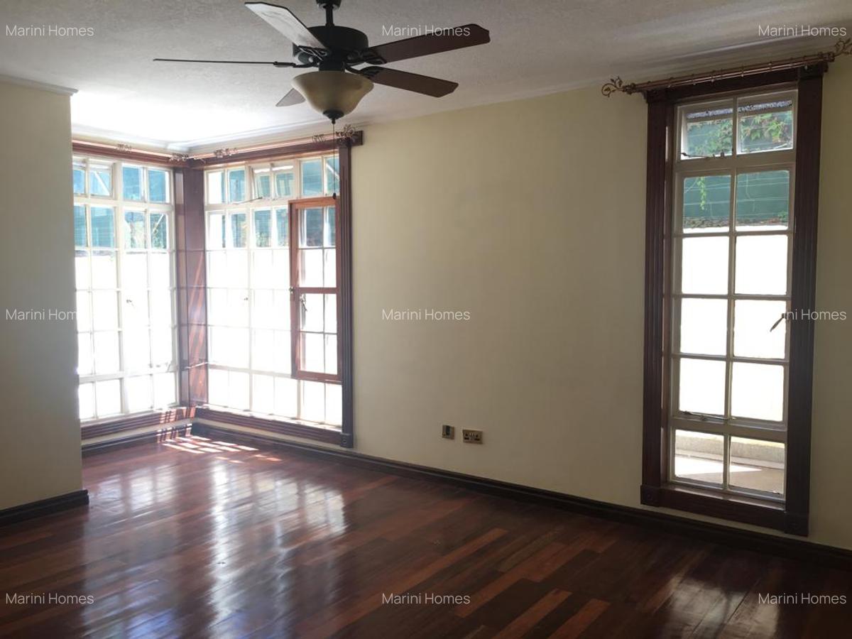 4 Bed Townhouse with En Suite in Kyuna - 18