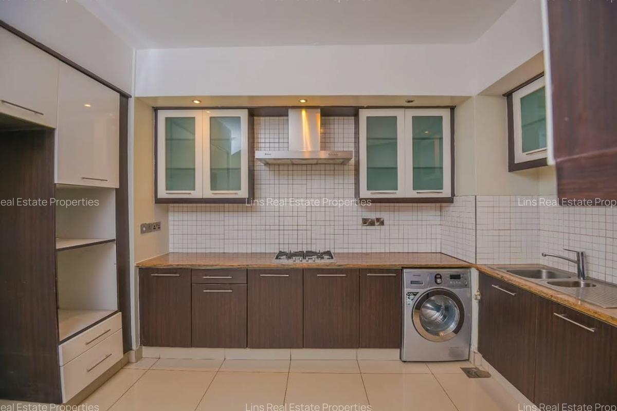 3 Bed Apartment with En Suite in Westlands Area - 10