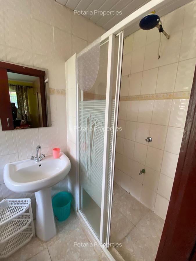 2 Bed House with En Suite in Ridgeways - 9