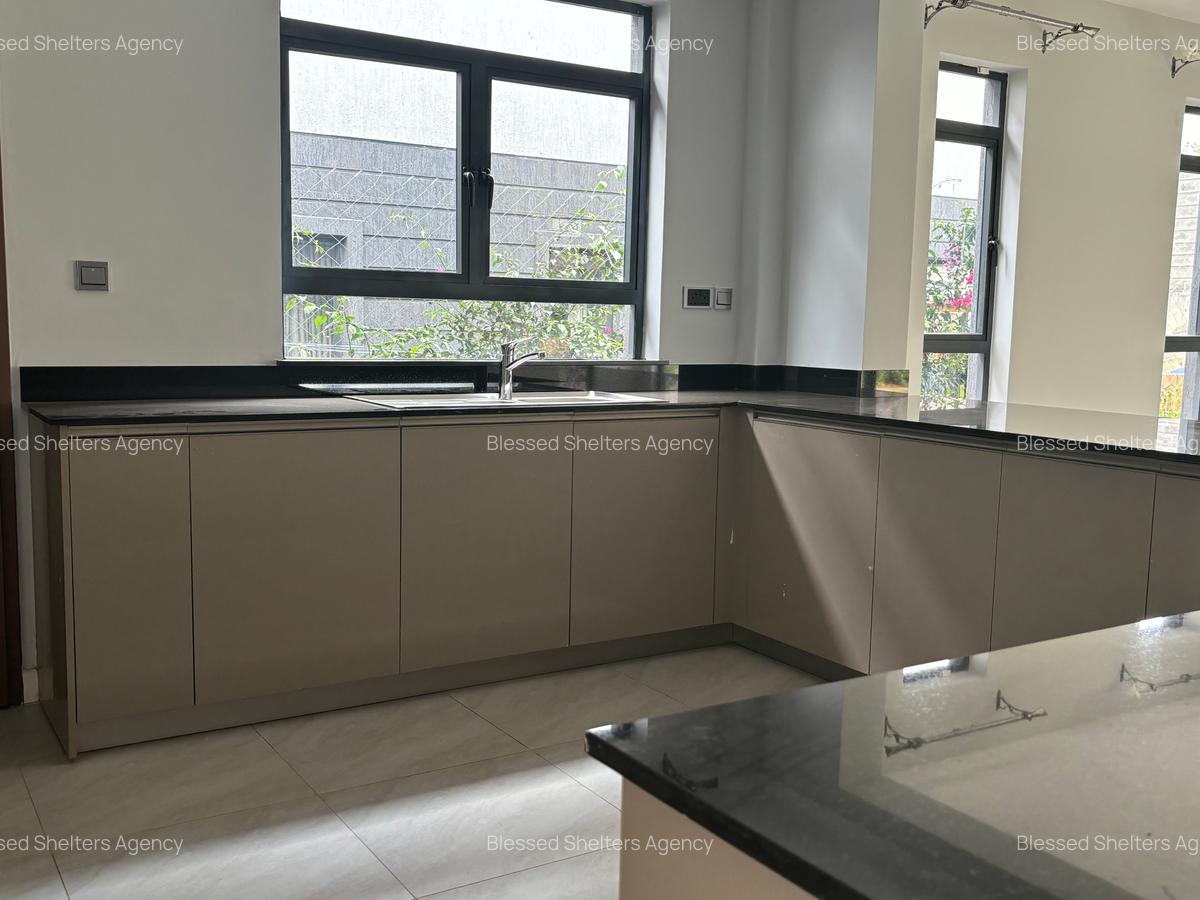 4 Bed Villa with En Suite in Kiambu Road - 10