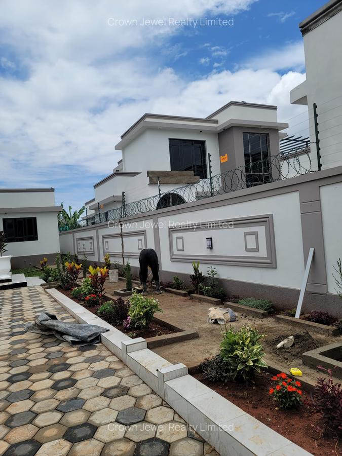 3 Bed Townhouse with En Suite in Ruiru - 2