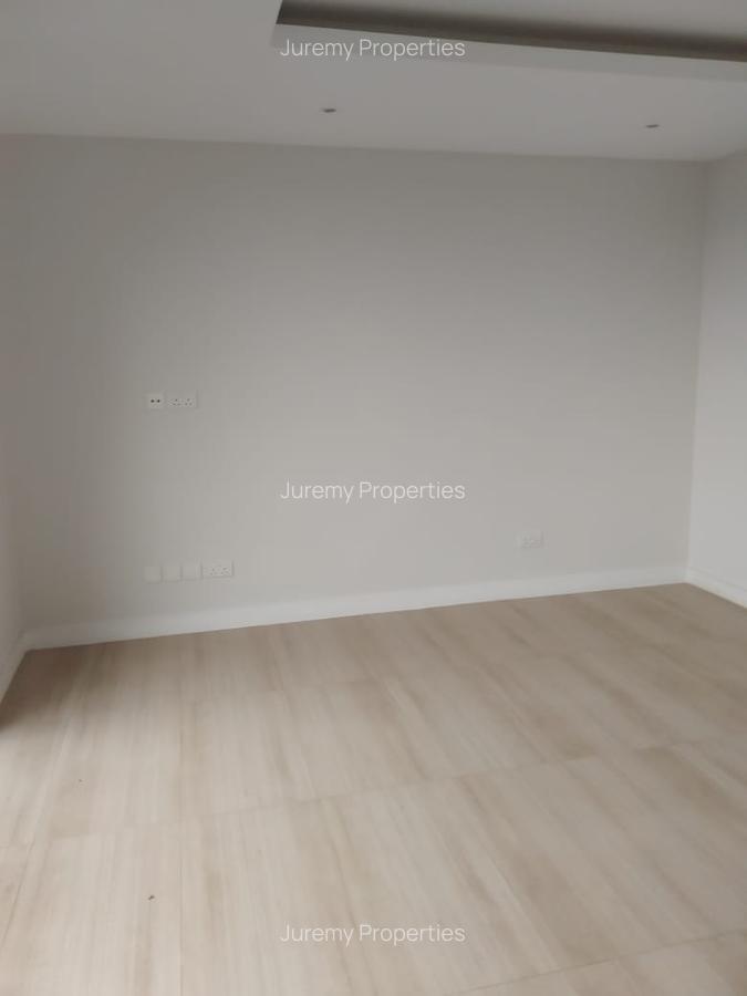 4 Bed Townhouse with En Suite at Lavington - 6