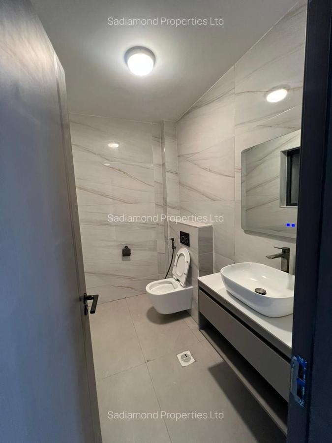 4 Bed Apartment with Swimming Pool in Parklands - 9