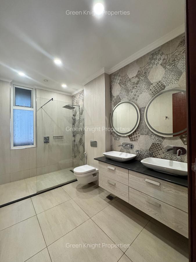 Serviced 4 Bed Apartment with En Suite in Parklands - 3