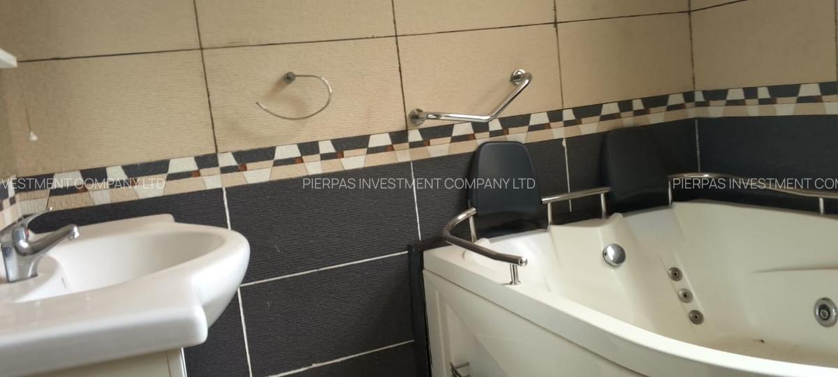 5 Bed Townhouse with En Suite in Spring Valley - 8