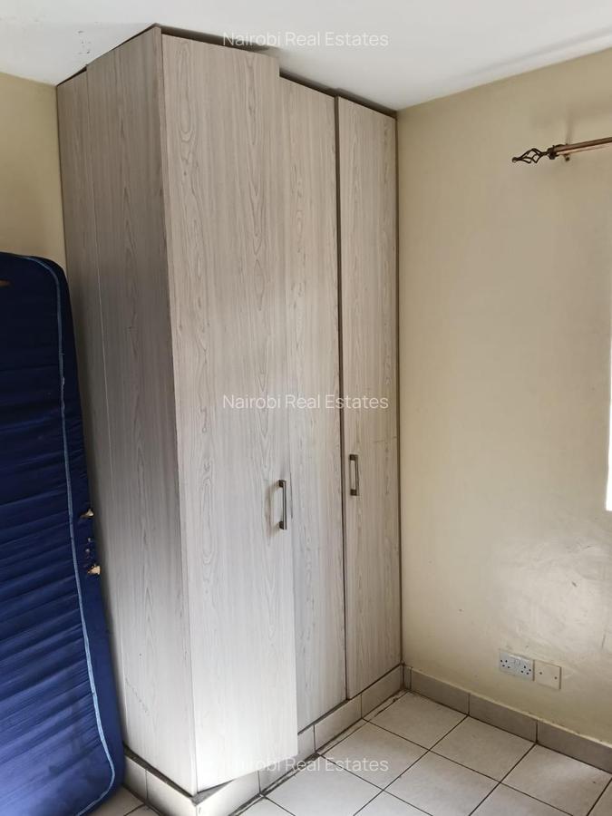 4 Bed House with En Suite in Donholm - 12