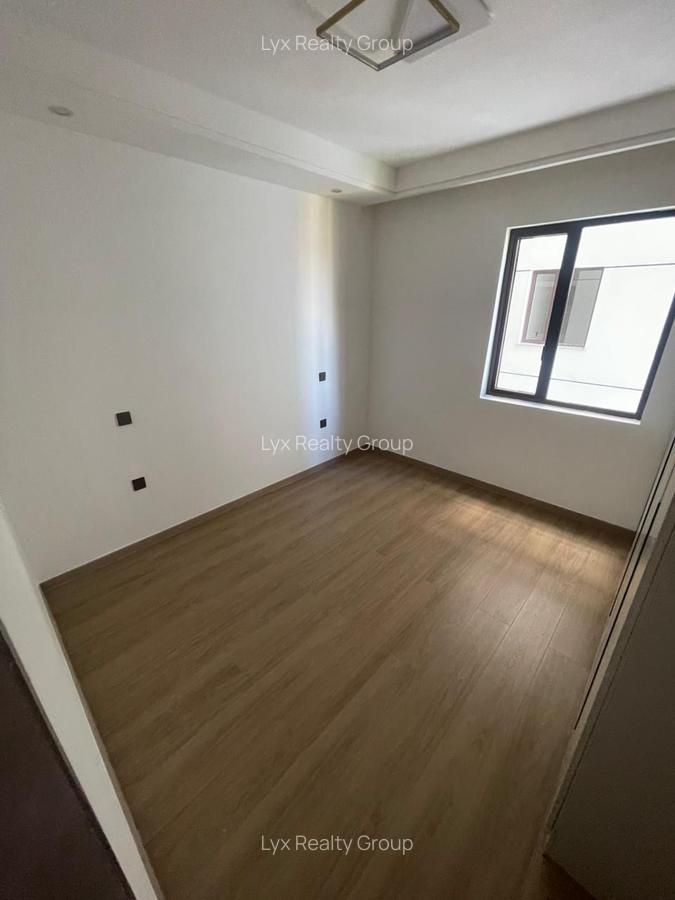 2 Bed Apartment with En Suite in Riverside - 15