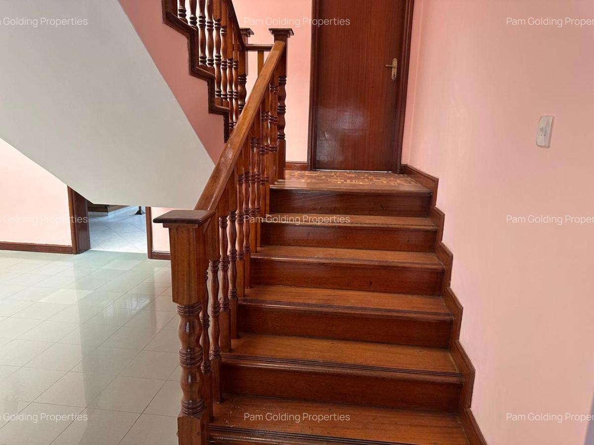 5 Bed Townhouse with En Suite in Westlands Area - 13