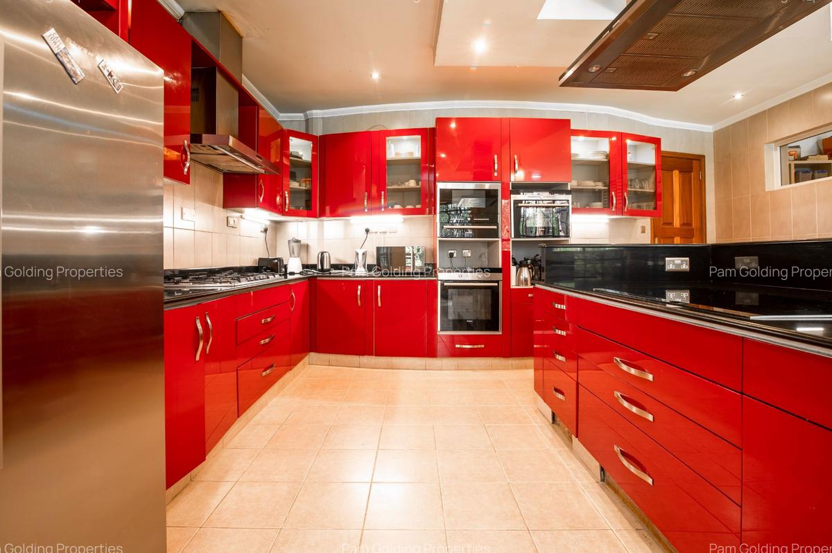 4 Bed House with En Suite in Karen - 4