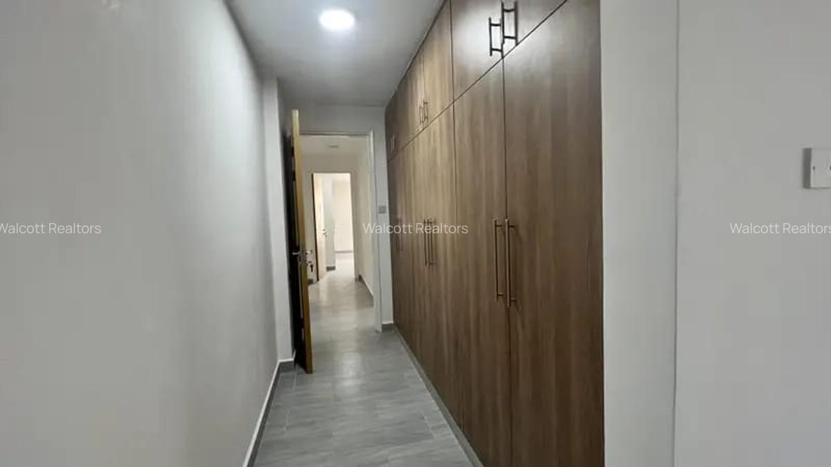 2 Bed Apartment with En Suite in Lavington - 15