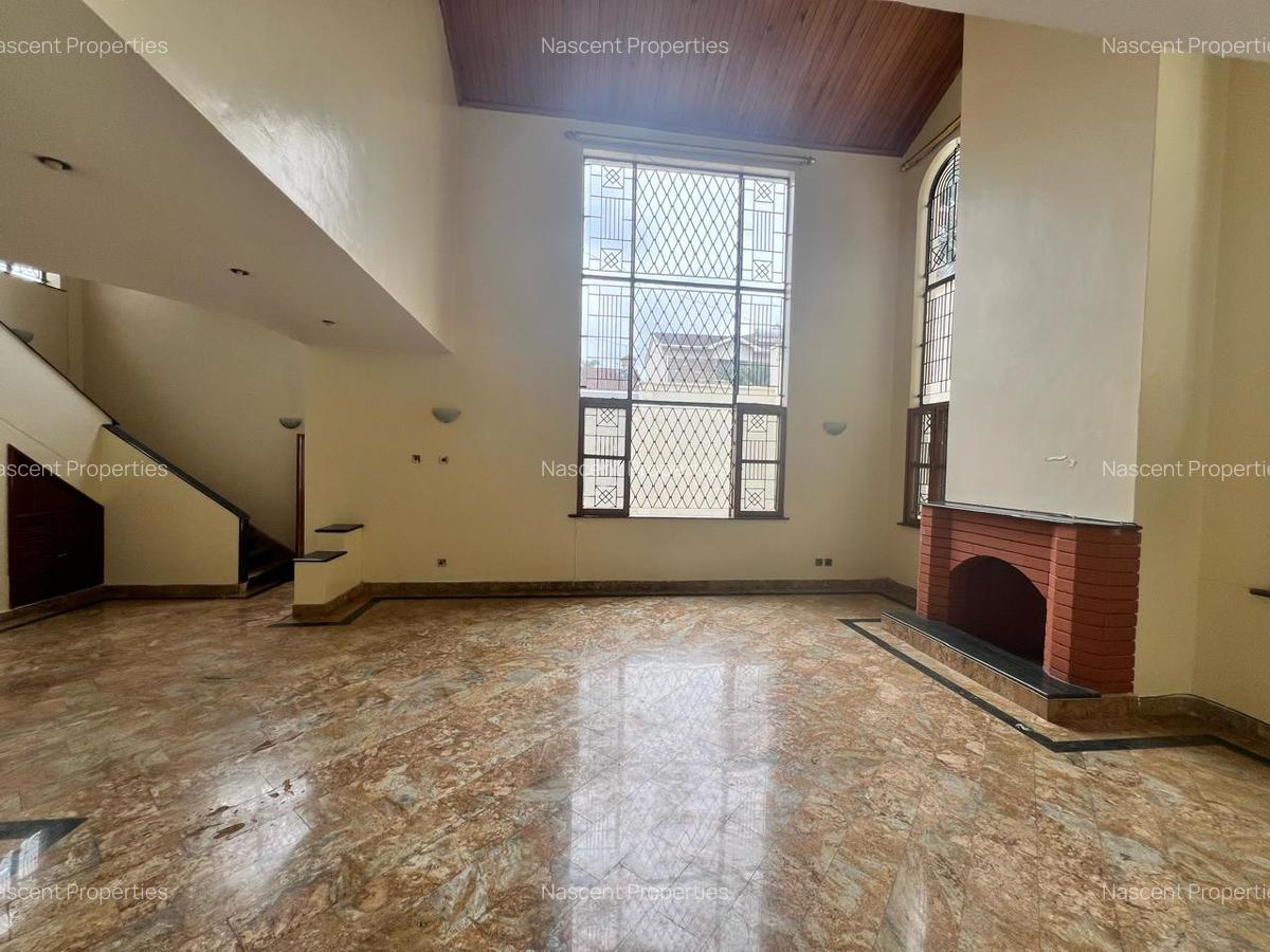 4 Bed Townhouse with En Suite in Spring Valley - 3