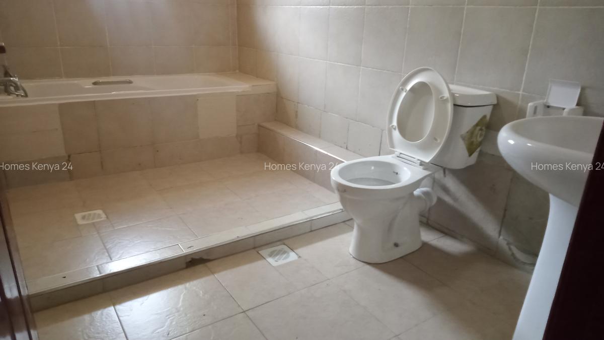 4 Bed House in Kiambu Road - 15