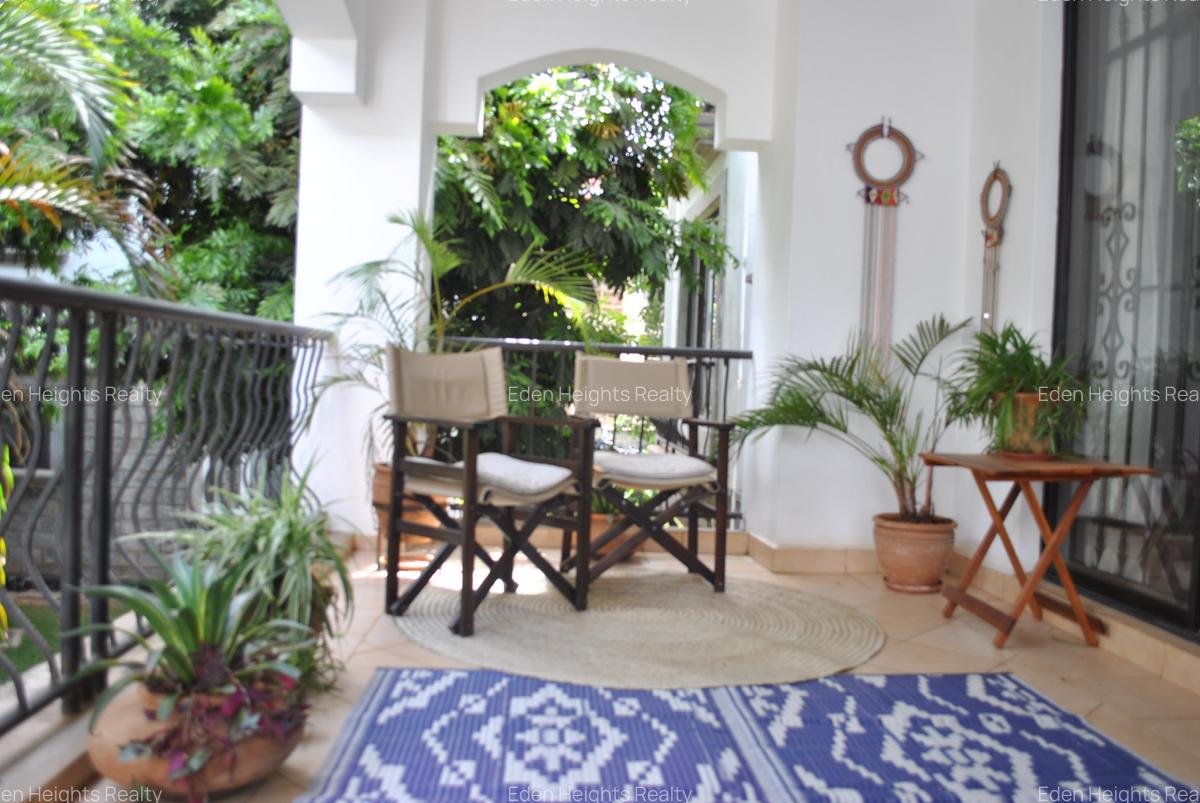 Furnished 3 Bed Apartment with En Suite at Dennis Pritt - 3