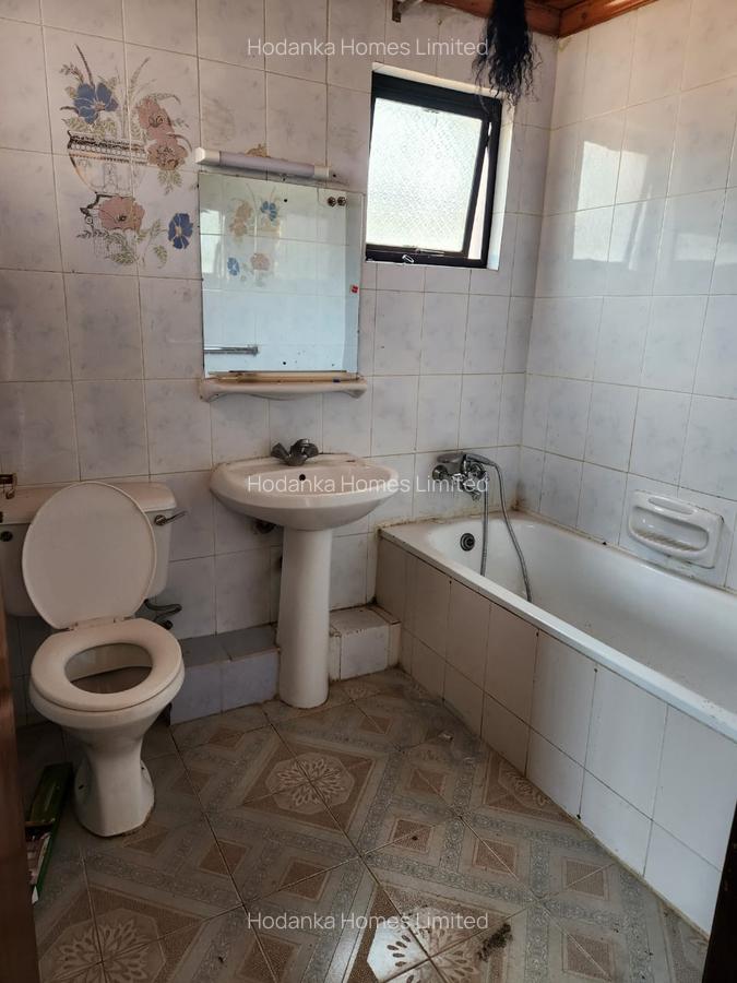 4 Bed Villa with En Suite in Lavington - 14