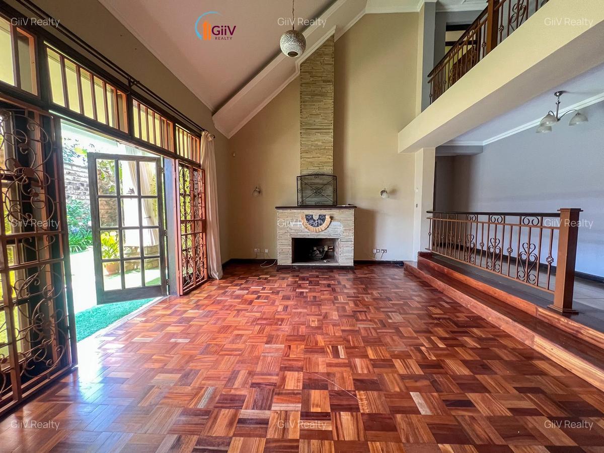 4 Bed Townhouse with Swimming Pool in Rosslyn - 15