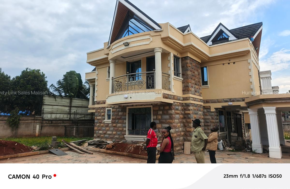 5 Bed Villa with En Suite at Safari Park Avenue - 3