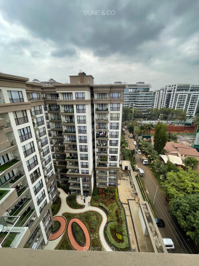 3 Bed Apartment with En Suite in Riverside - 17