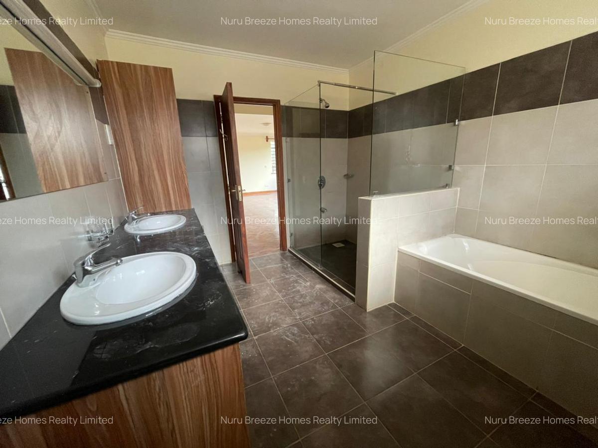 5 Bed Townhouse with En Suite in Kitisuru - 18