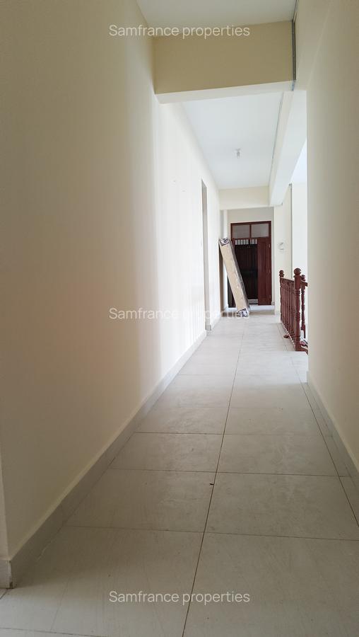 3 Bed Apartment with En Suite at Links Road - 5