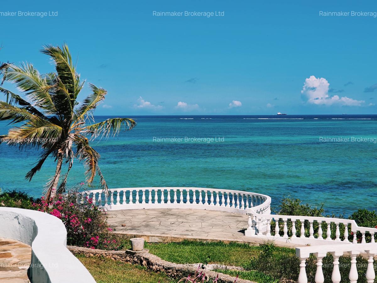 4 Bed Villa with Swimming Pool in Likoni - 16