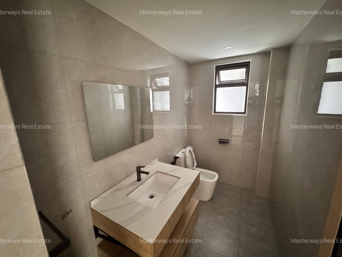 3 Bed Apartment with En Suite in Riverside - 11