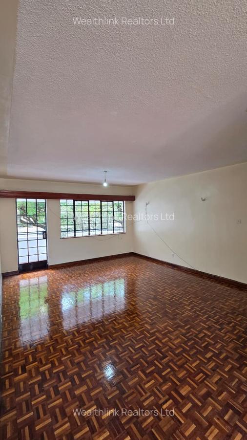 2 Bed Apartment with En Suite in Westlands Area - 10