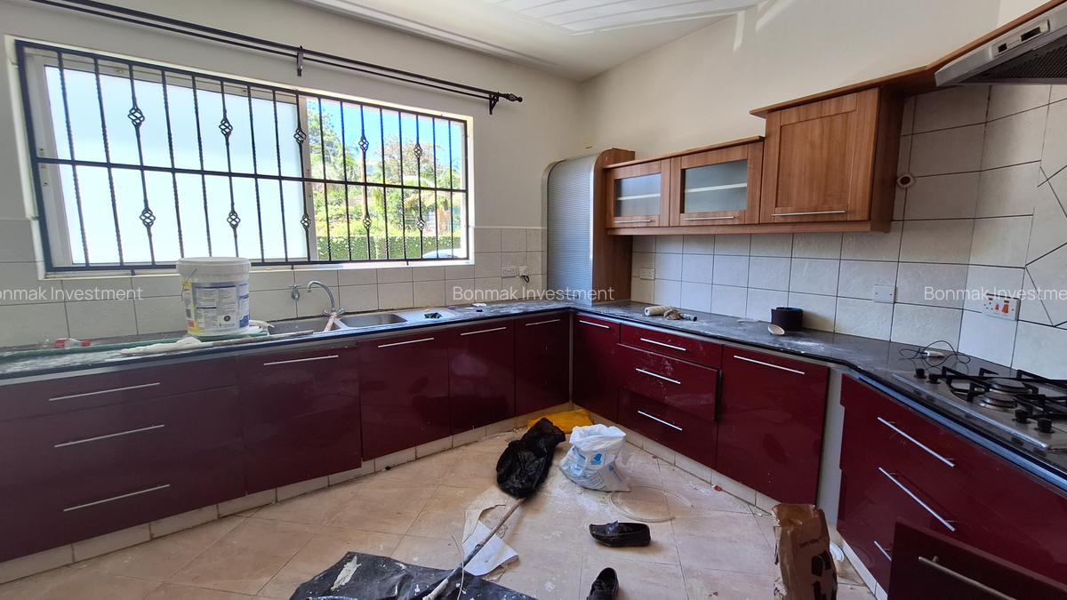 4 Bed Townhouse with En Suite at Brookside Drive. - 16