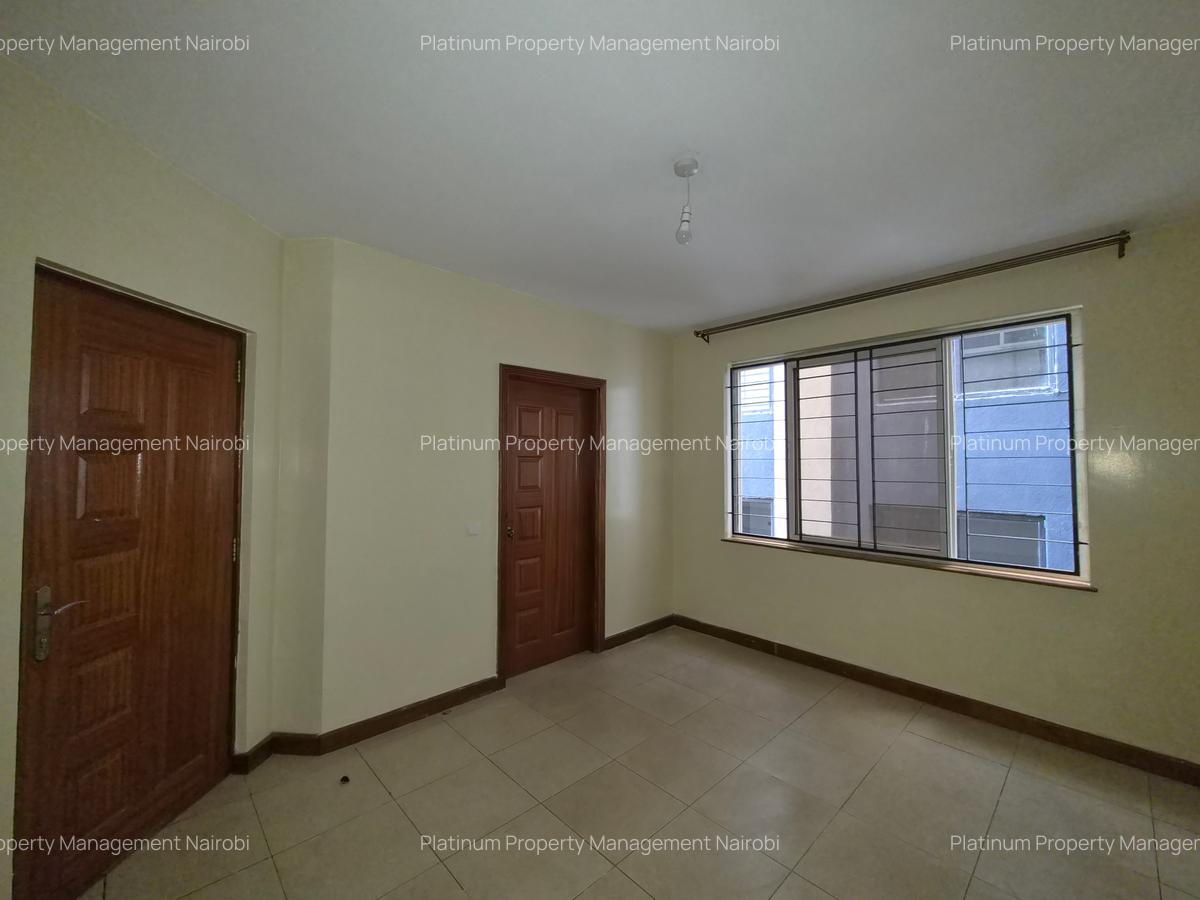 4 Bed Apartment with En Suite at 3Rd Parklands - 15