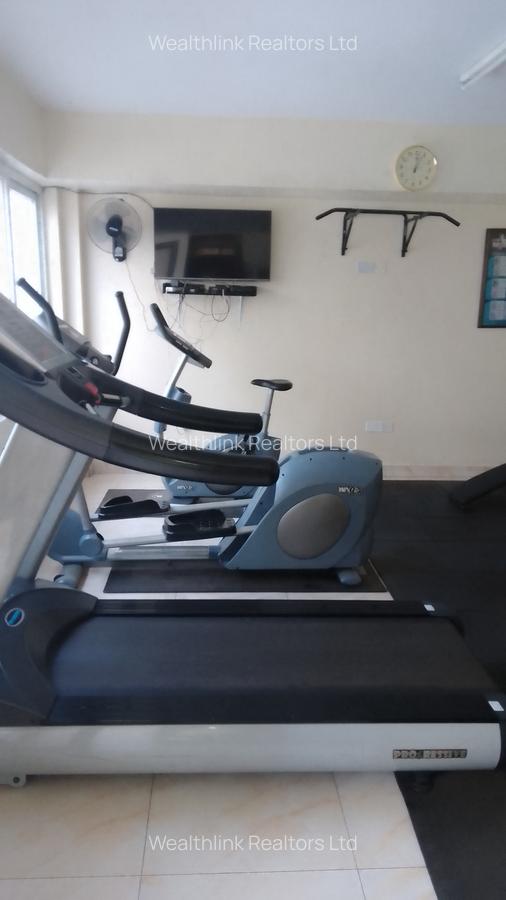 2 Bed Apartment with Swimming Pool at Brookside Drive - 11