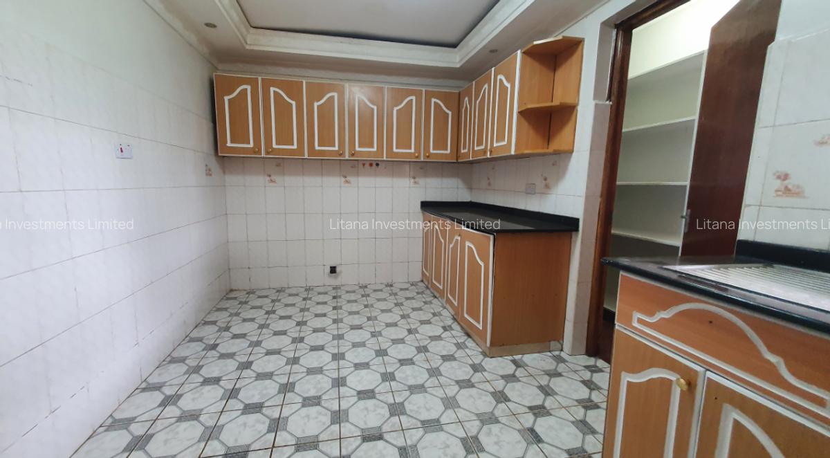 3 Bed House with Garden at Old Runda - 4