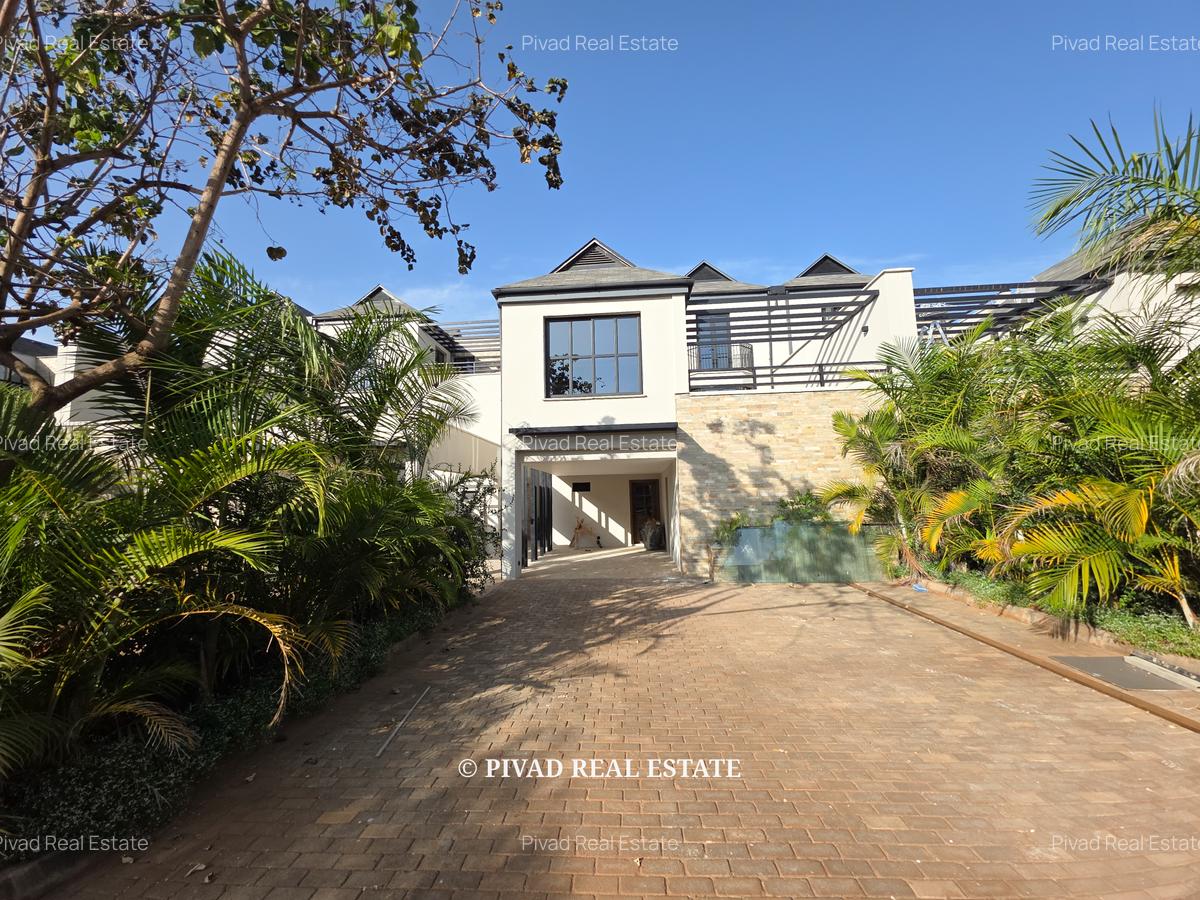 4 Bed Townhouse with Swimming Pool in Runda - 4